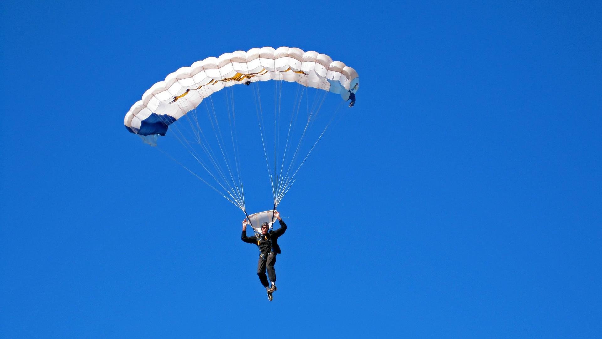 开云体育直播-黄鸭组合火力全开，马来西亚队力克中国队背后的羽坛新变局
